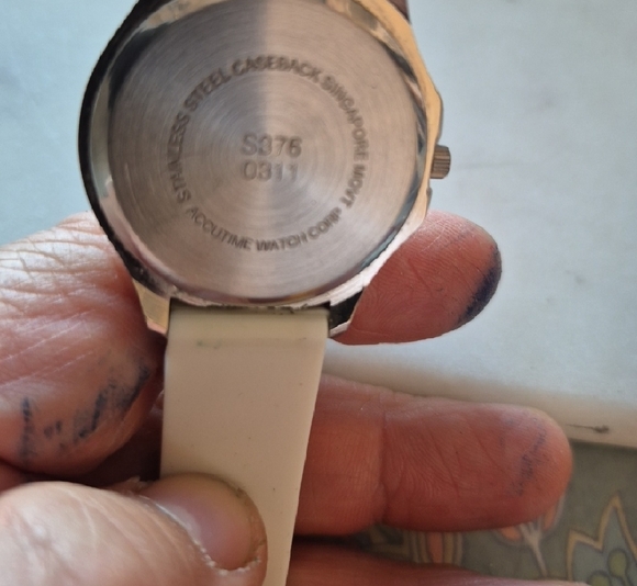 Penguin Design Watch with Rhinestones - Picture 2 of 8